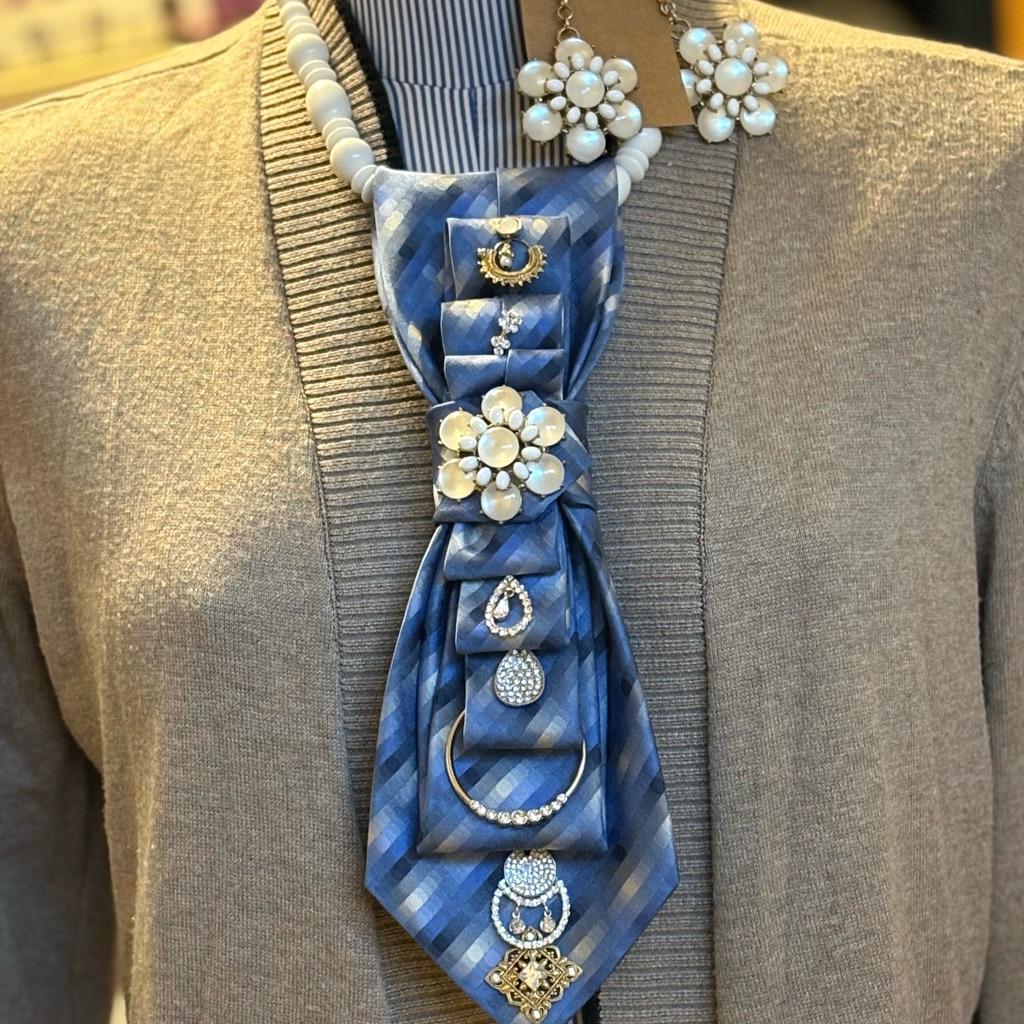 Blue White Tie Earring Set W Cats Eye Rhinestone Accents 45$